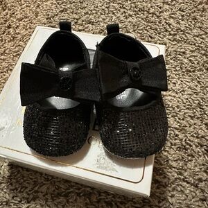 Elegant Black Baby Shoes with Bow